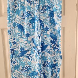 Hearts of Palm NWT capris w/ tropical print.
